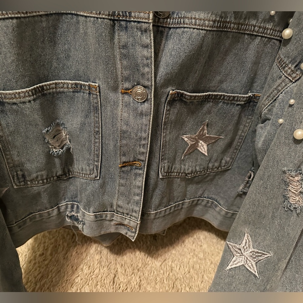 NWOT POL DENIM PEARL/STAR DETAIL DENIM JACKET - Picture 4 of 7